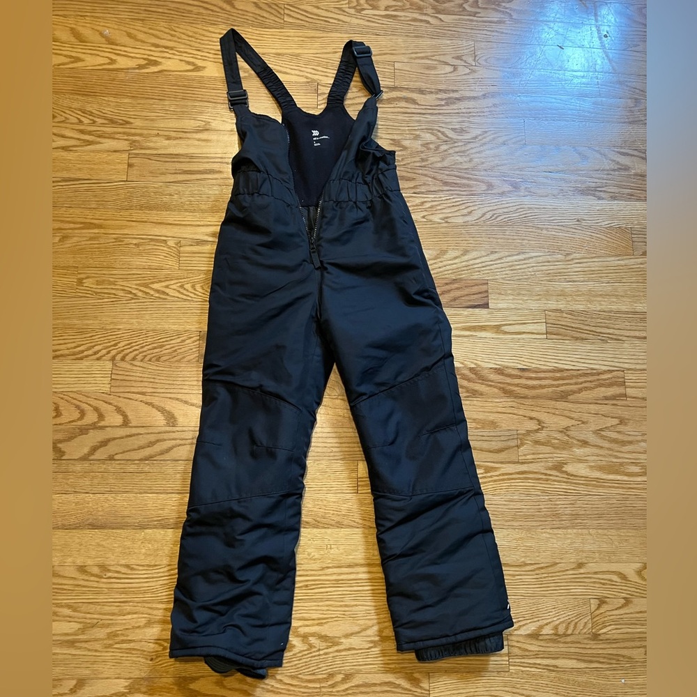 Kids all in motion snow bibs. Size Small